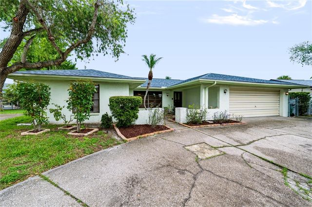 9520 LAKE CHRISTINA LANE, Port Richey, FL 34668