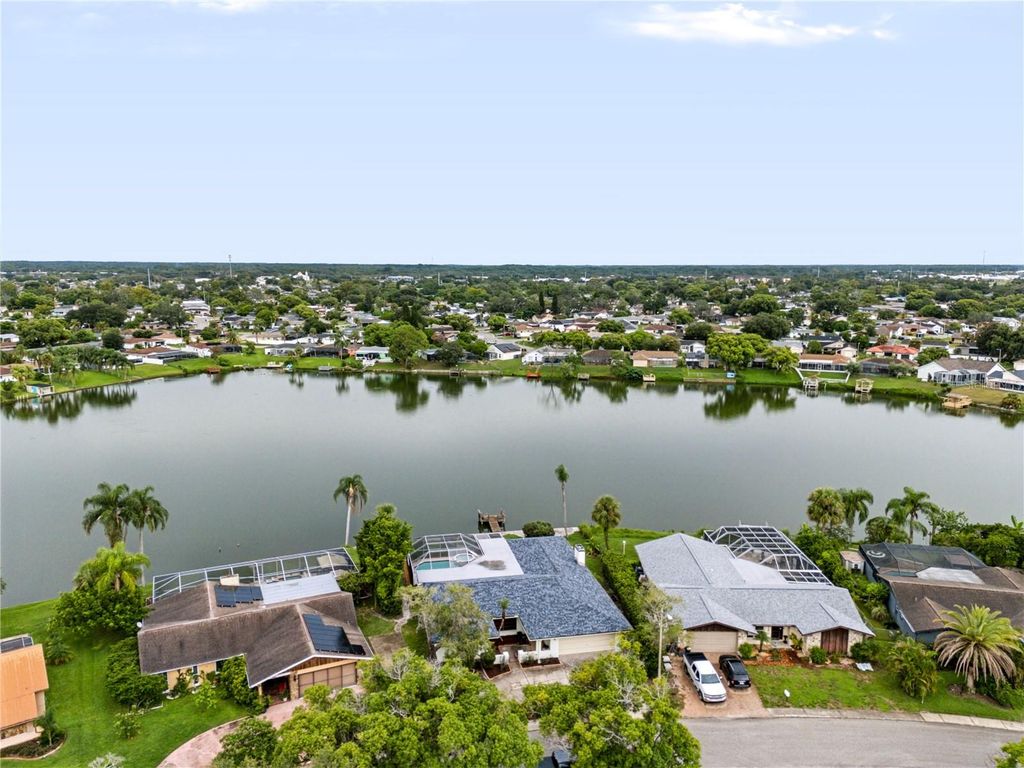 9520 LAKE CHRISTINA LANE, Port Richey, FL 34668