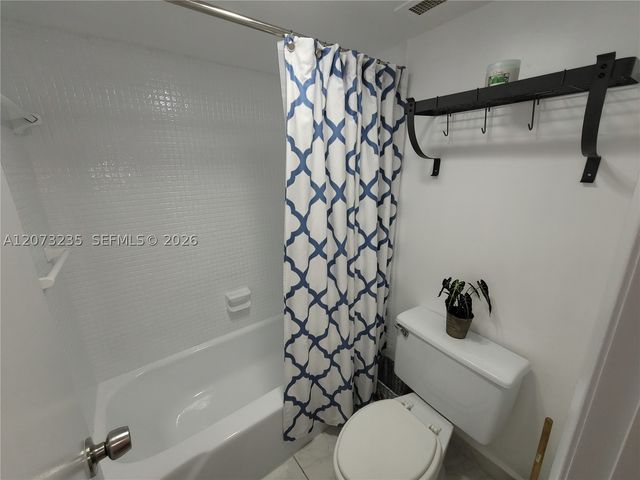 300 Bayview Dr 603, Sunny Isles Beach, FL 33160