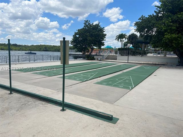 300 Bayview Dr 603, Sunny Isles Beach, FL 33160