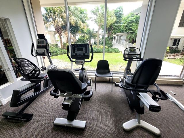 300 Bayview Dr 603, Sunny Isles Beach, FL 33160