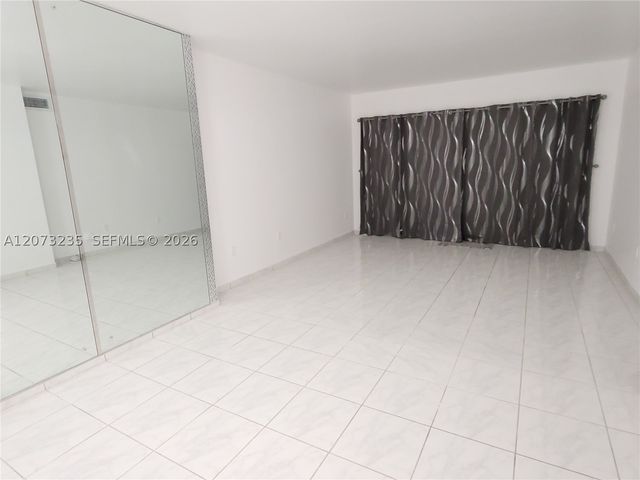 300 Bayview Dr 603, Sunny Isles Beach, FL 33160