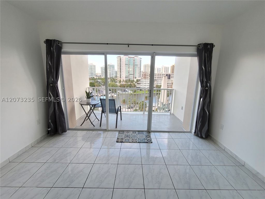 300 Bayview Dr 603, Sunny Isles Beach, FL 33160