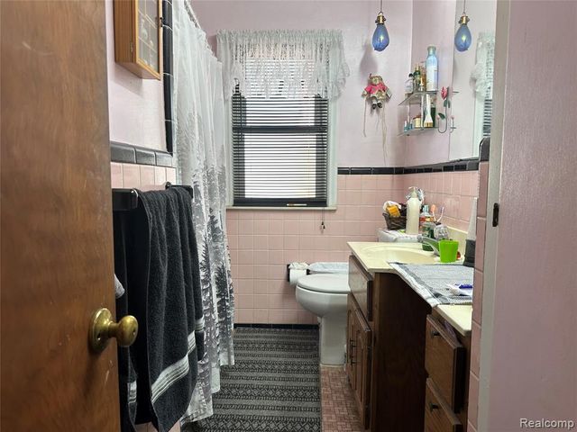 11385 Leverne, Redford, MI 48239