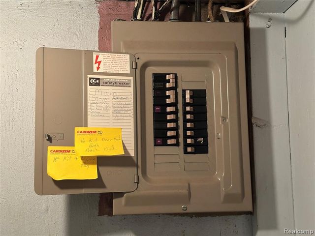 11385 Leverne, Redford, MI 48239