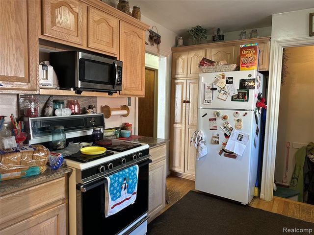 11385 Leverne, Redford, MI 48239