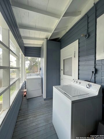 141 E Woodlawn Ave, San Antonio, TX 78212