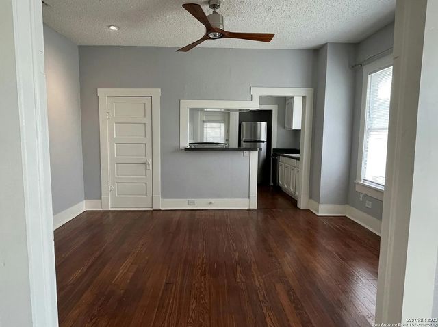 141 E Woodlawn Ave, San Antonio, TX 78212