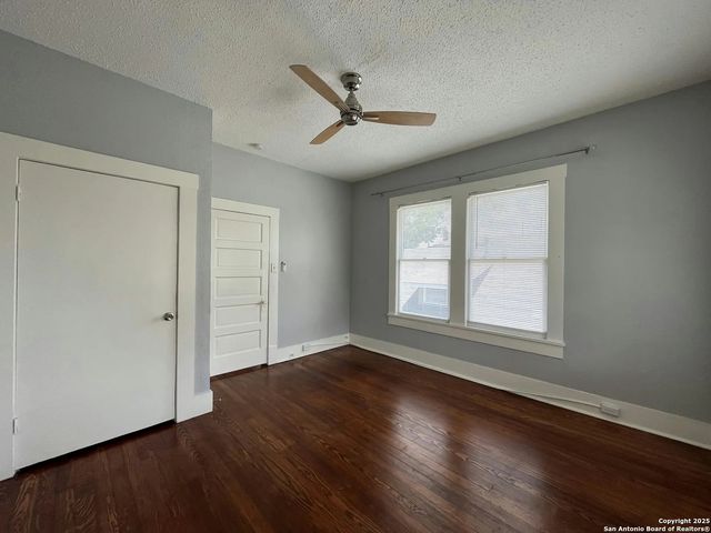 141 E Woodlawn Ave, San Antonio, TX 78212