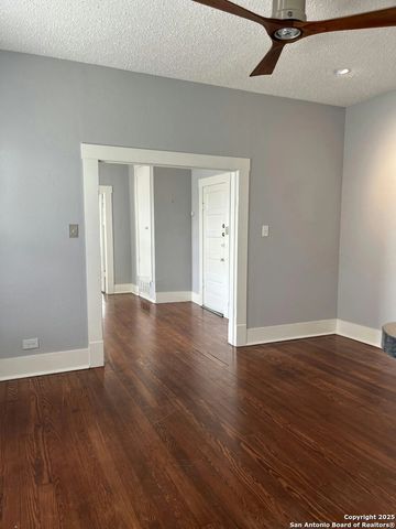141 E Woodlawn Ave, San Antonio, TX 78212