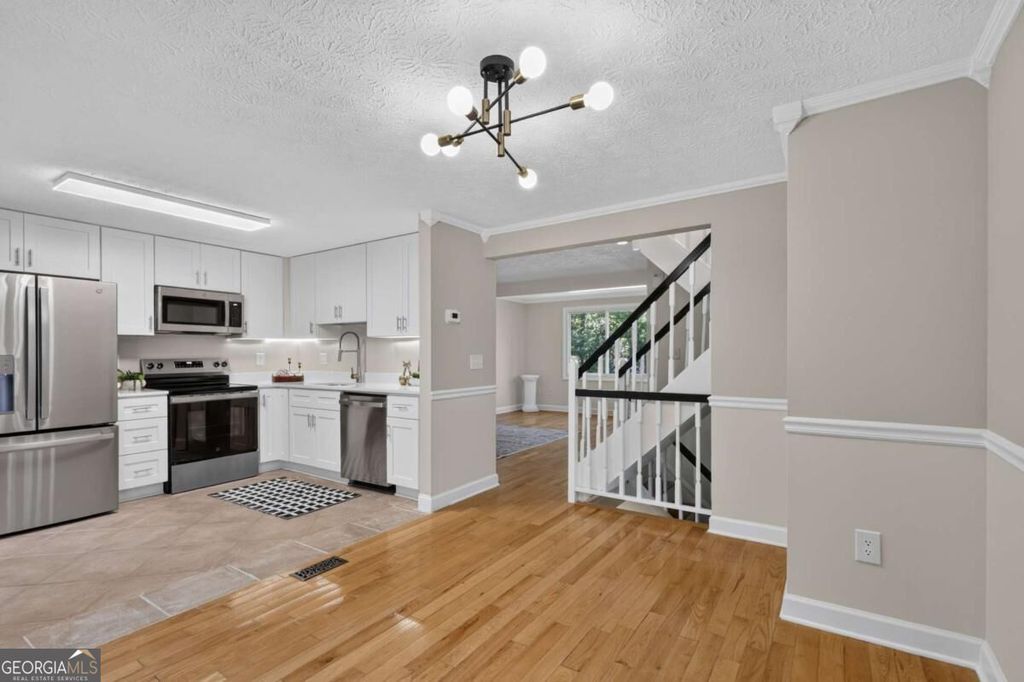 284 Roswell Commons Circle, Roswell, GA 30076 — photo 5