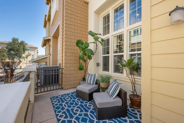 31 Bremerton Circle, Redwood Shores, CA 94065