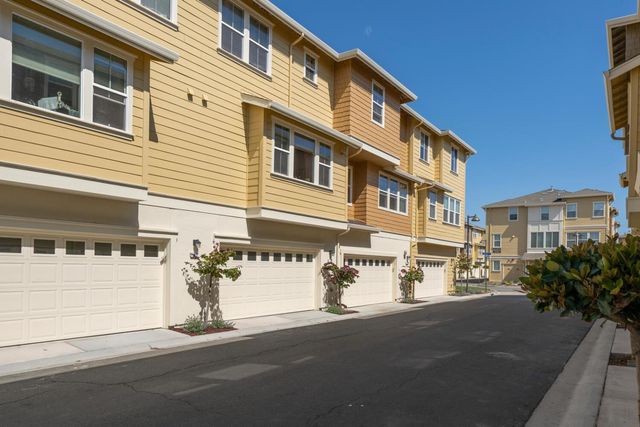 31 Bremerton Circle, Redwood Shores, CA 94065