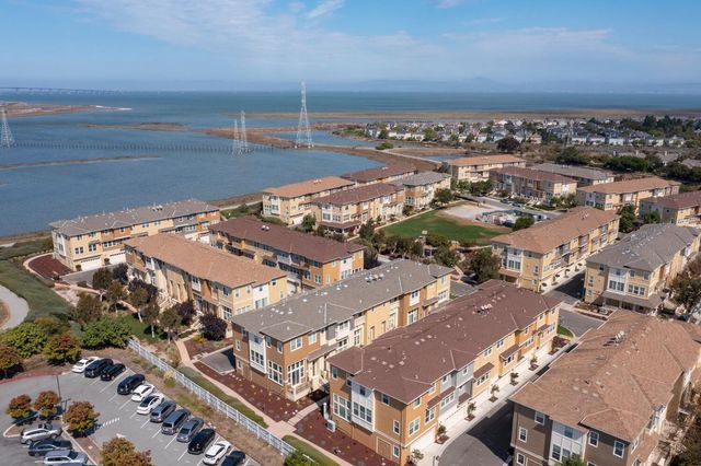 31 Bremerton Circle, Redwood Shores, CA 94065