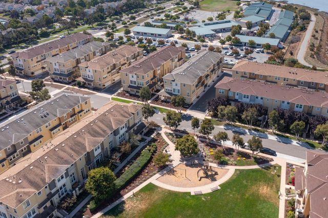 31 Bremerton Circle, Redwood Shores, CA 94065