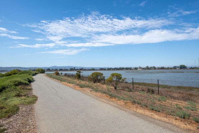 31 Bremerton Circle, Redwood Shores, CA 94065