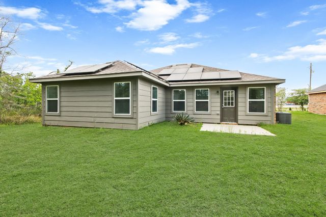 326 County Road 3558, Cleveland, TX 77327