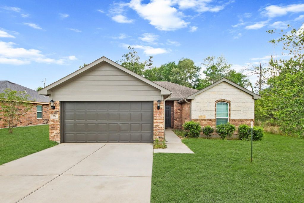 326 County Road 3558, Cleveland, TX 77327