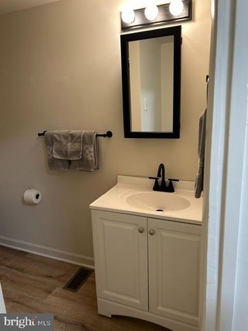 19 LA CASCATA TNHS, Clementon, NJ 08021