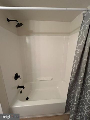 19 LA CASCATA TNHS, Clementon, NJ 08021