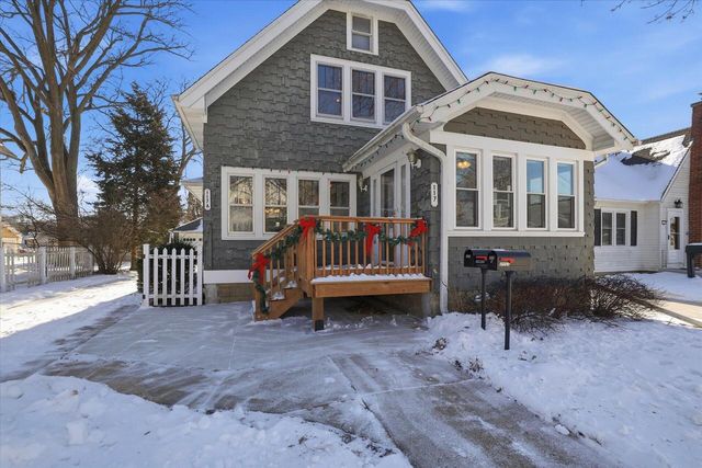 117 Harrison AVENUE, Waukesha, WI 53186