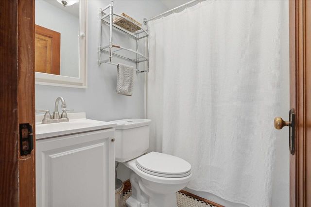 117 Harrison AVENUE, Waukesha, WI 53186