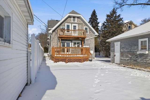 117 Harrison AVENUE, Waukesha, WI 53186