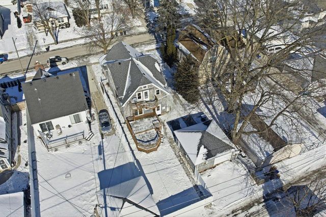 117 Harrison AVENUE, Waukesha, WI 53186