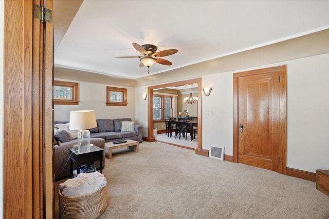 117 Harrison AVENUE, Waukesha, WI 53186