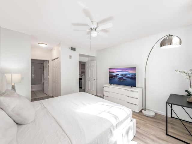 630 S Sapodilla Avenue 218, West Palm Beach, FL 33401