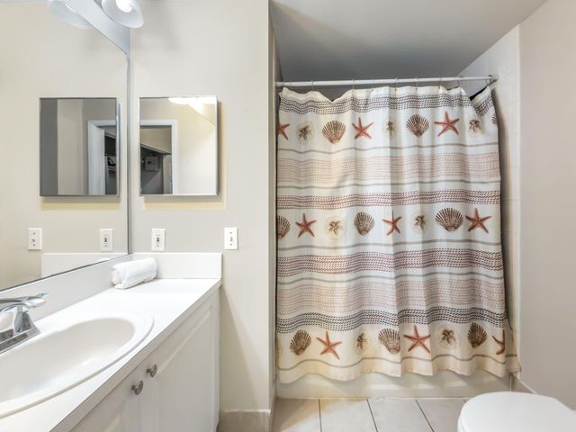 630 S Sapodilla Avenue 218, West Palm Beach, FL 33401