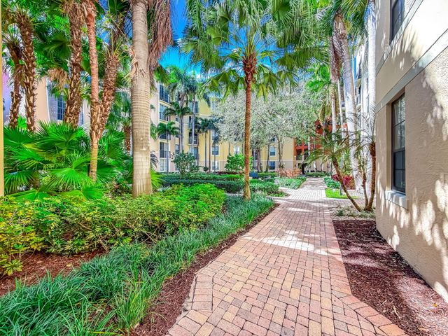 630 S Sapodilla Avenue 218, West Palm Beach, FL 33401