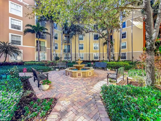 630 S Sapodilla Avenue 218, West Palm Beach, FL 33401