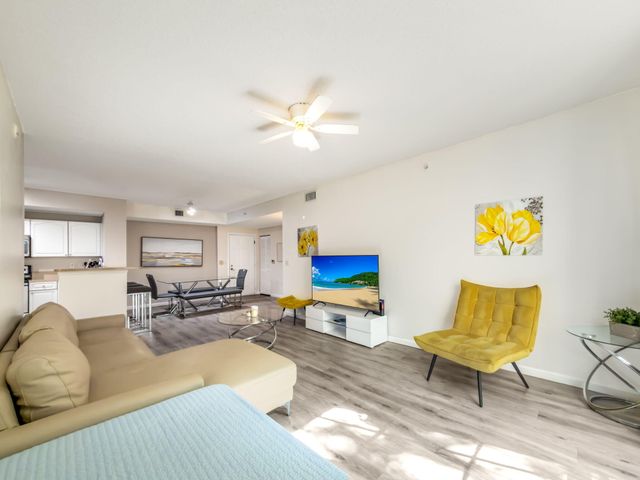 630 S Sapodilla Avenue 218, West Palm Beach, FL 33401