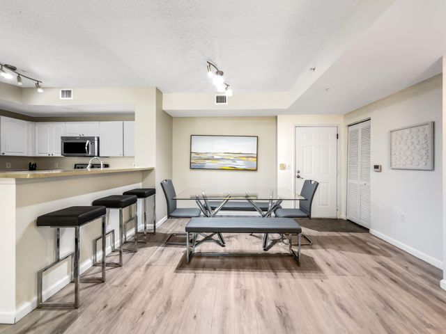 630 S Sapodilla Avenue 218, West Palm Beach, FL 33401