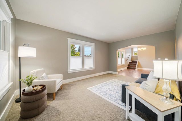 703 N SAWYER STREET, Oshkosh, WI 54902