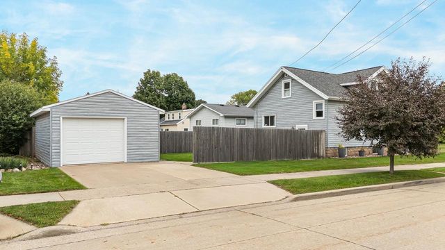 703 N SAWYER STREET, Oshkosh, WI 54902