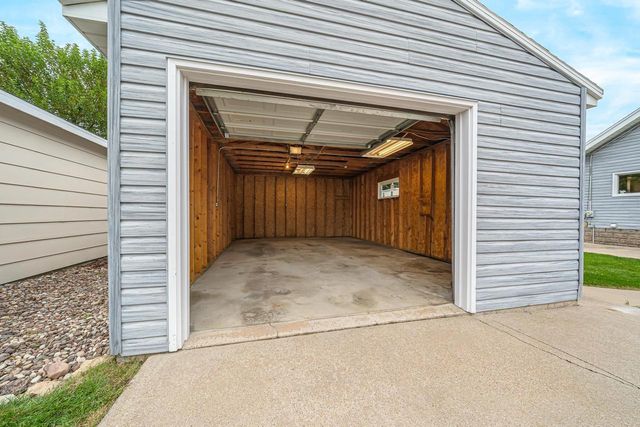703 N SAWYER STREET, Oshkosh, WI 54902