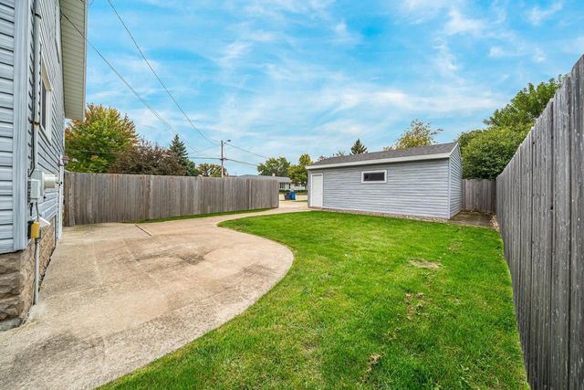 703 N SAWYER STREET, Oshkosh, WI 54902