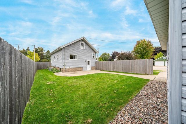 703 N SAWYER STREET, Oshkosh, WI 54902