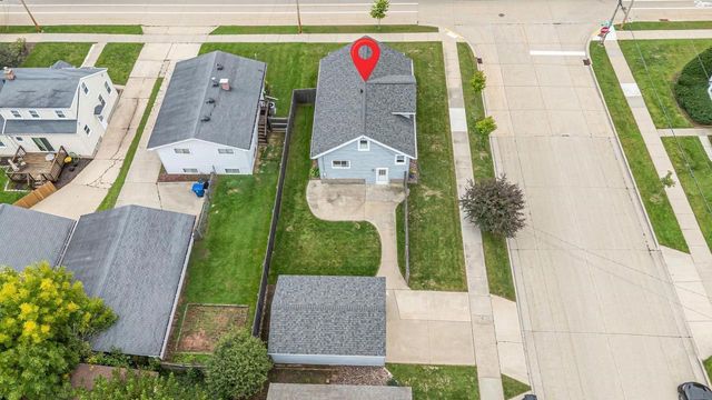 703 N SAWYER STREET, Oshkosh, WI 54902