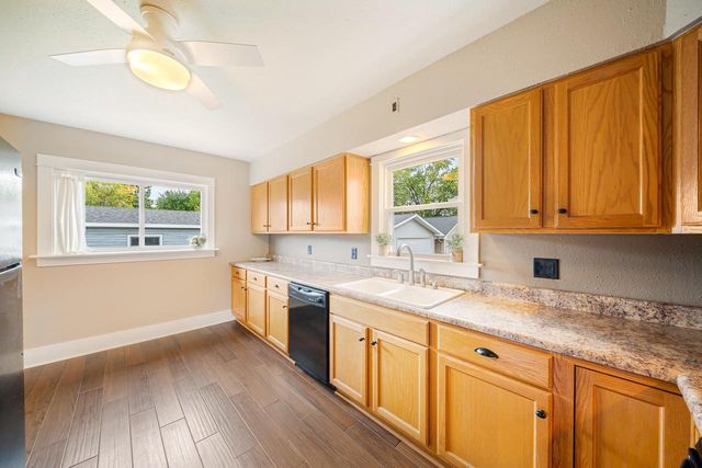 703 N SAWYER STREET, Oshkosh, WI 54902