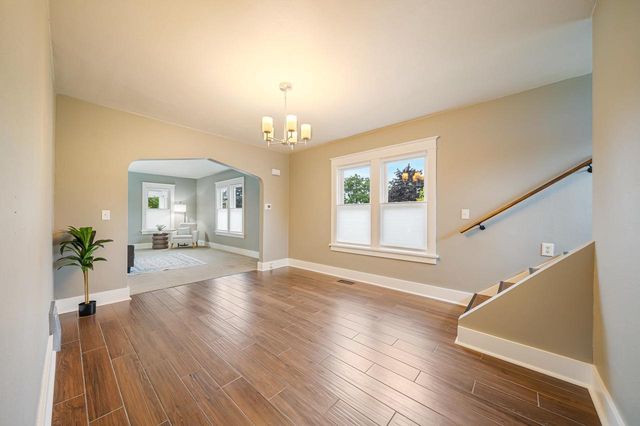 703 N SAWYER STREET, Oshkosh, WI 54902