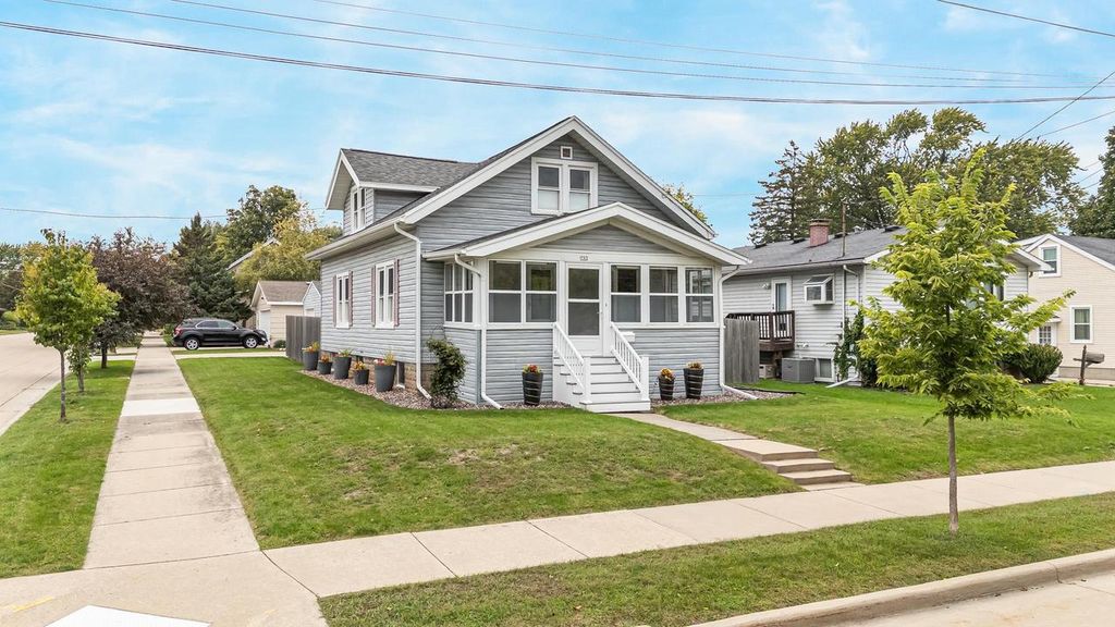 703 N SAWYER STREET, Oshkosh, WI 54902