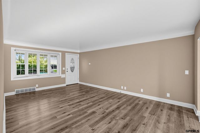 6336 N 34Th Street, Omaha, NE 68111