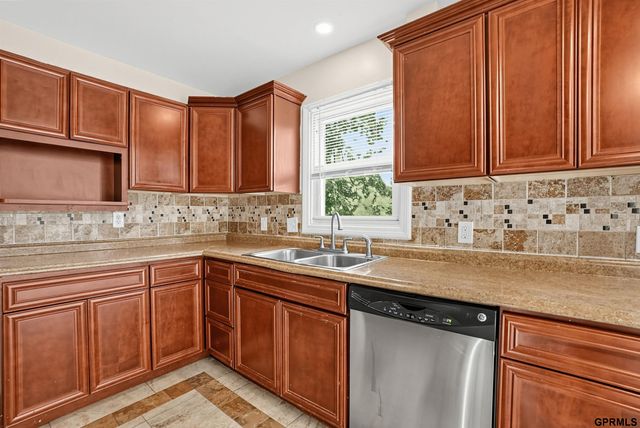 6336 N 34Th Street, Omaha, NE 68111
