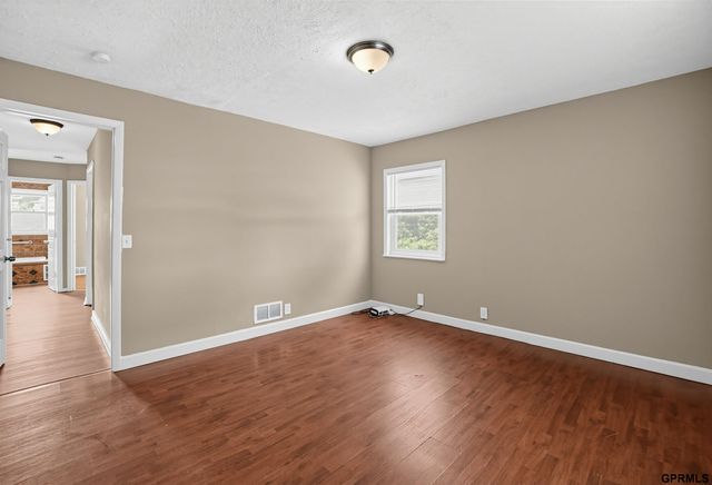 6336 N 34Th Street, Omaha, NE 68111