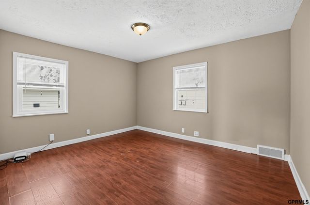 6336 N 34Th Street, Omaha, NE 68111