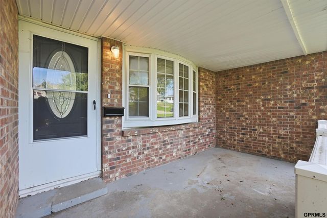 6336 N 34Th Street, Omaha, NE 68111