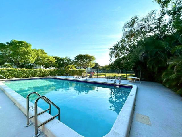 2960 Riverside Drive 113-2, Coral Springs, FL 33065